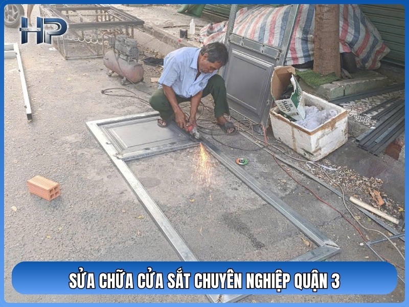 Dịch vụ sửa chữa cửa sắt chuyên nghiệp quận 3, sửa cửa bị kẹt, hàn cửa sắt, thay khóa, sửa cửa sắt kéo. Có mặt nhanh, báo giá rõ ràng.