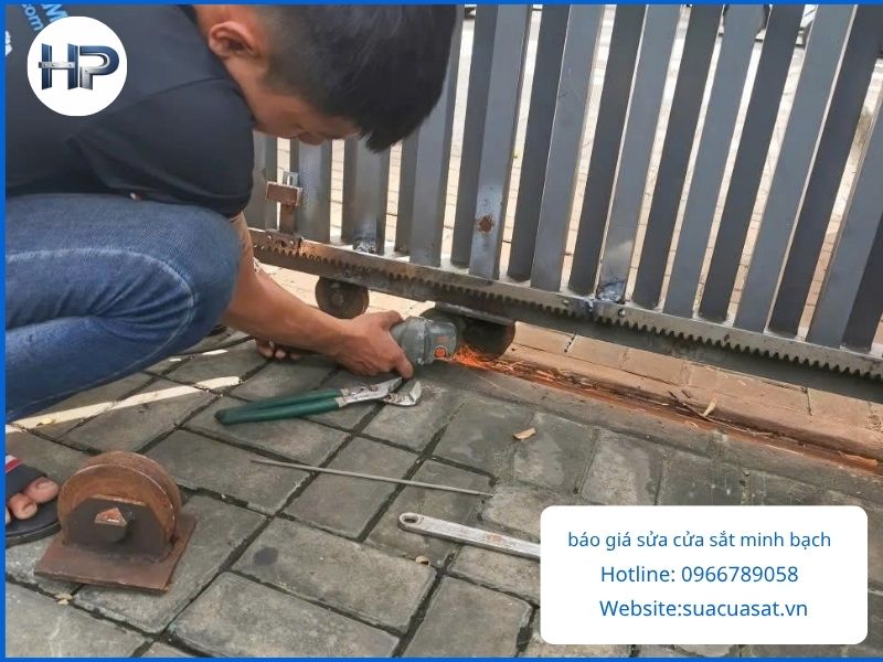 Báo giá sửa cửa sắt minh bạch, không phát sinh chi phí, cạnh tranh nhất thị trường