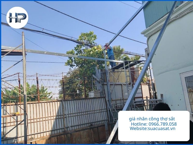 Báo giá nhân công thợ sắt và giá hàn khung sắt