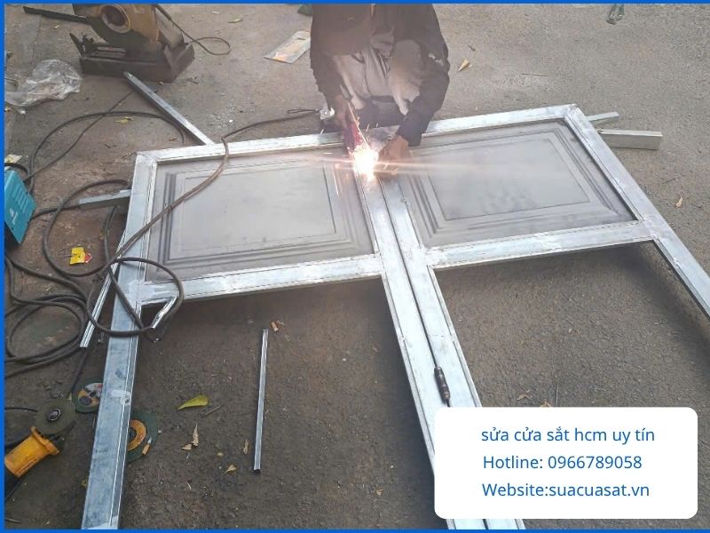 Vì Sao Khách Hàng Tin Tưởng Thợ Hàn Sắt Nhà Bè TPHCM?