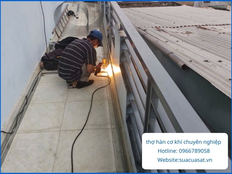 Lời Khuyên Khi Tìm Thợ Hàn Sắt Bình Chánh Từ Sửa Cửa Sắt Hòa Phát