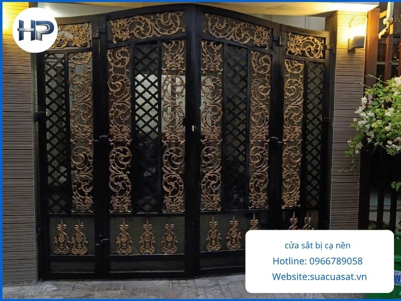 Hướng dẫn xử lý lỗi cửa sắt bị cạ nền, xệ cánh gây khó khăn khi đóng mở