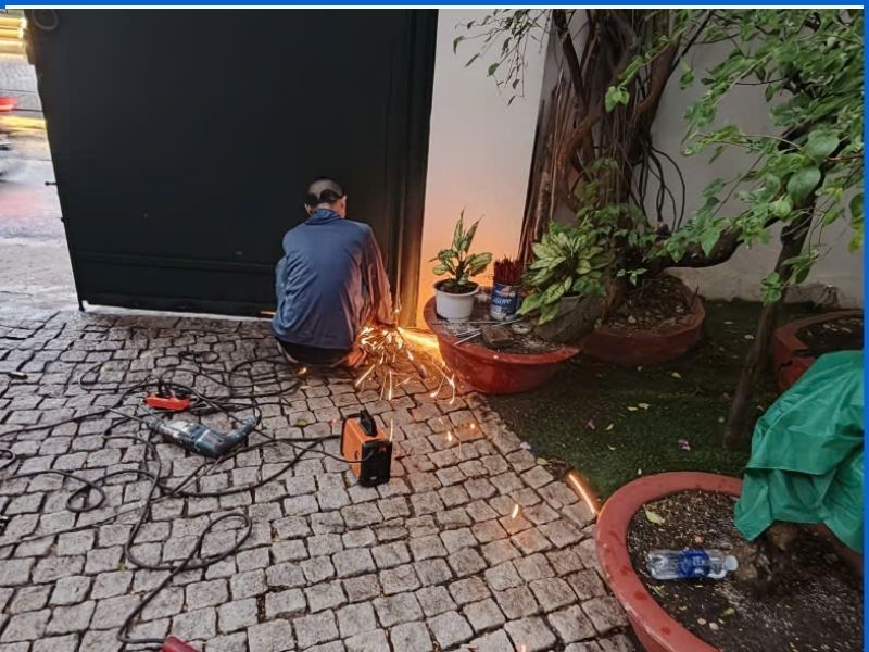 Sửa và gia cố cửa cổng sắt biệt thự tại 27B Nguyễn Ư Dĩ, Quận 2